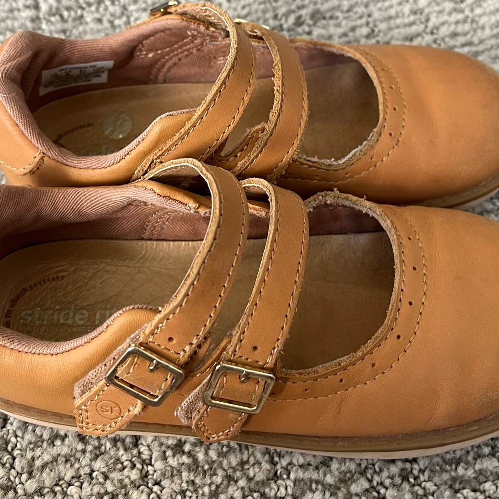 Stride rite size 10 toddler shoes. GUC due to scuffing on toes.